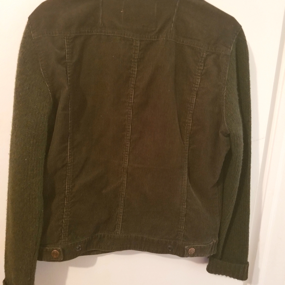 ๐ฅOLIVE GREEN JACKET - Picture 4 of 5